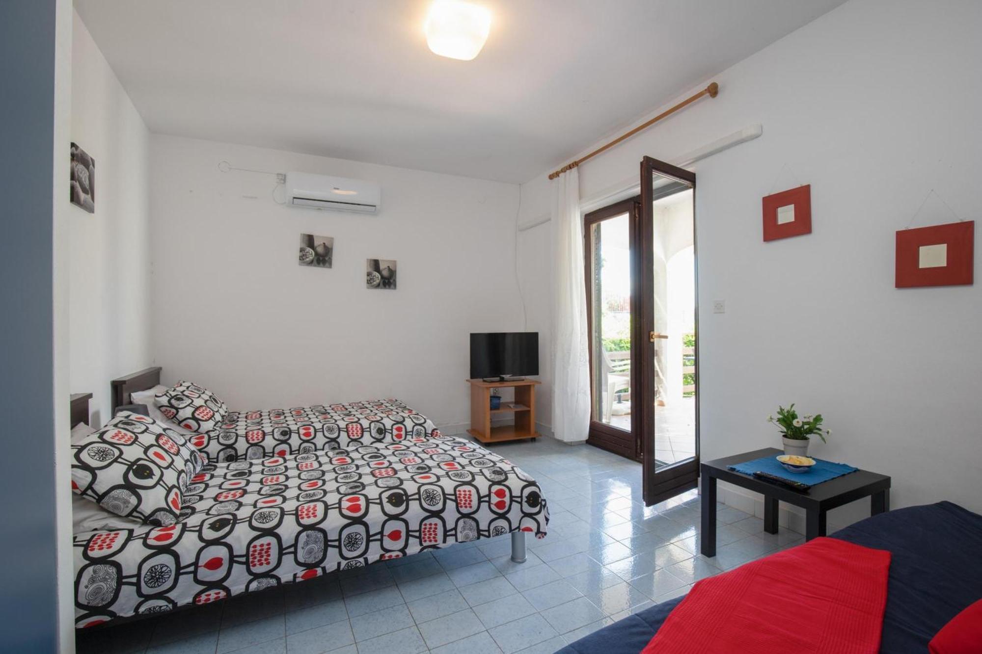Apartments Brankica Island - Happy Rentals Vantacici Exterior photo