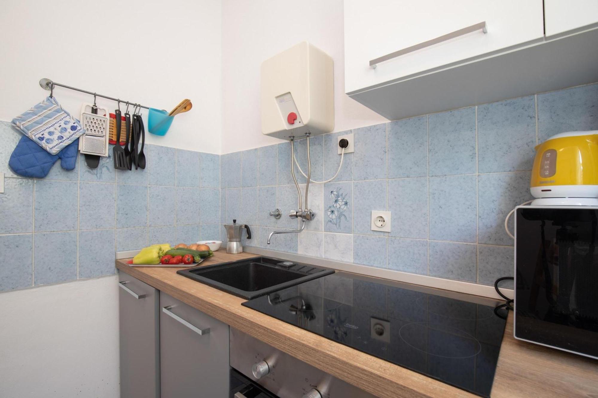Apartments Brankica Island - Happy Rentals Vantacici Exterior photo